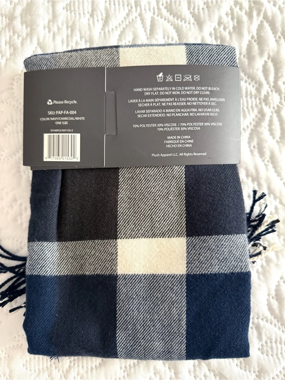 NWT Plush Apparel Ultra Soft Plaid Scarf in Navy,